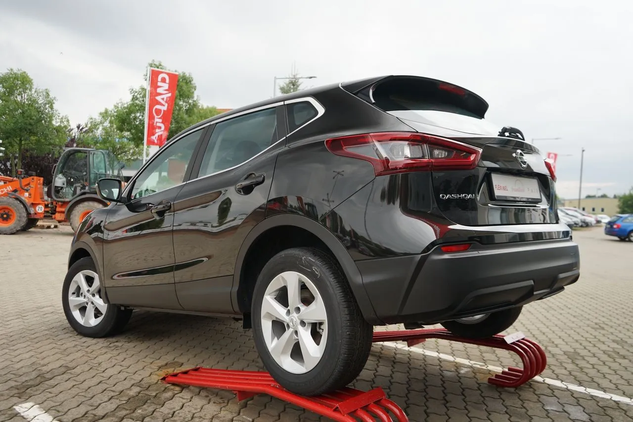 Nissan Qashqai 1.3 DIG-T...  Image 4